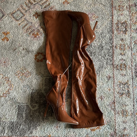NWOT Steve Madden Vanquish Cognac Patent Leather Over the Knee Boots - Picture 4 of 5